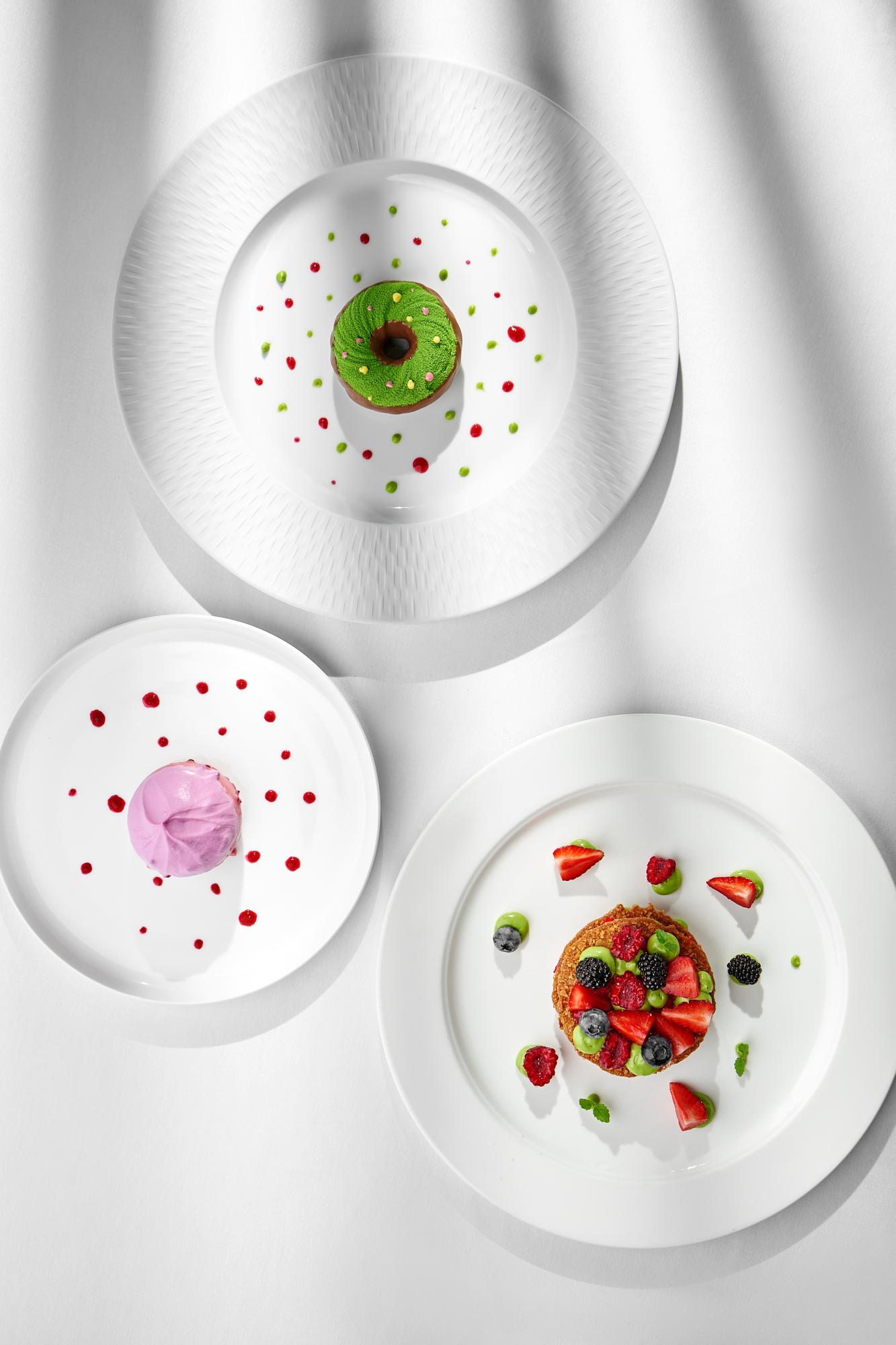 Plated modern entrée in circular presentation